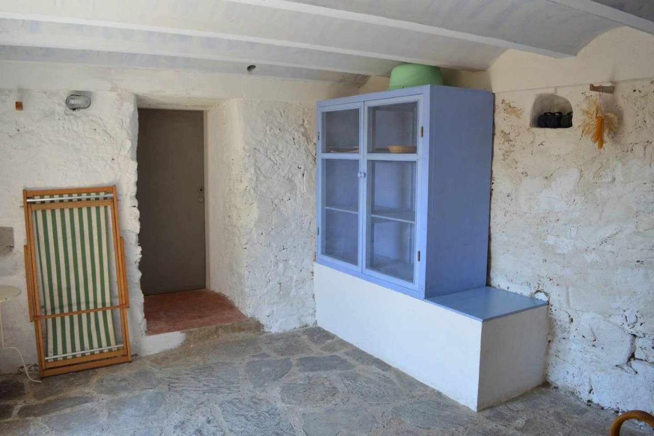 Villa Rectoria De Castellar à La Vall de Bianya Extérieur photo